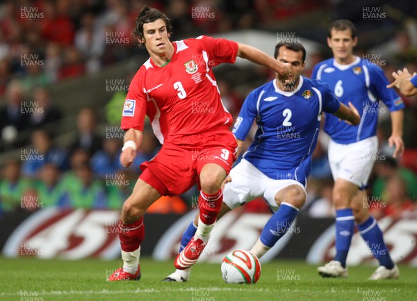 06.09.08... Wales v Azerbaijan, World Cup 2010 Qualifying Match, Cardiff  -  Wales' Gareth Bale holds off Azerbaijan's Rail Melikov 