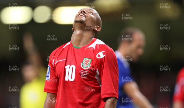 06.09.08... Wales v Azerbaijan, World Cup 2010 Qualifying Match, Cardiff  -  Wales' Robert Earnshaw  rues a missed opportunity 