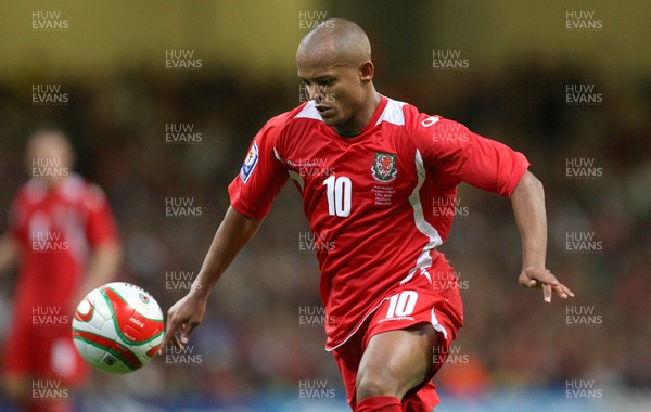 06.09.08... Wales v Azerbaijan, World Cup 2010 Qualifying Match, Cardiff  -  Wales' Robert Earnshaw  