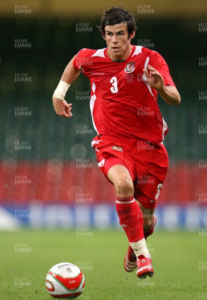 06.09.08... Wales v Azerbaijan, World Cup 2010 Qualifying Match, Cardiff  -  Wales' Gareth Bale  