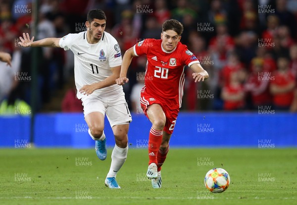 060919 - Wales v Azerbaijan, UEFA Euro 2020 Qualifier - Daniel James of Wales breaks away from Ramil Sheydaev of Azerbaijan