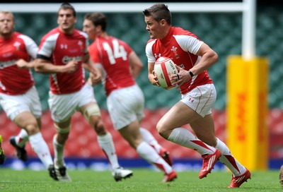 04.06.11 - Wales v Barbarians - DHL Challenge - Tavis Knoyle of Wales. 