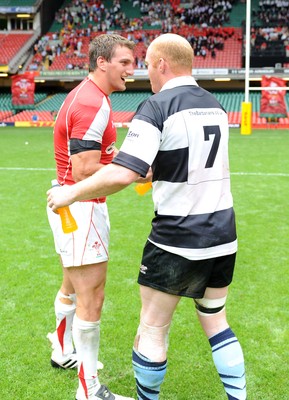 04.06.11 - Wales v Barbarians - DHL Challenge - Martyn Williams of Barbarians talks to Sam Warburton of Wales at the end of the game. 