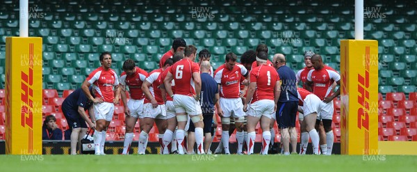 04.06.11 - Wales v Barbarians - DHL Challenge - Wales players look dejected. 