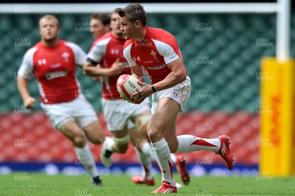 04.06.11 - Wales v Barbarians - DHL Challenge - Tavis Knoyle of Wales. 