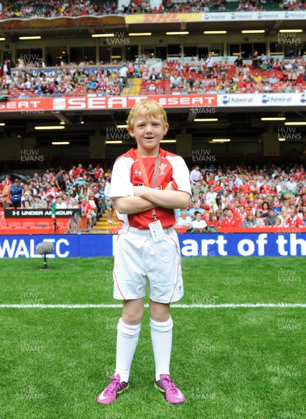 04.06.11 - Wales v Barbarians - DHL Challenge - Match mascot Thomas Hughes. 