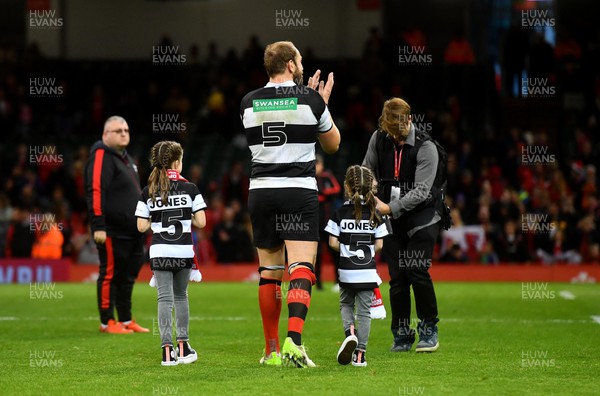 041123 - Wales v Barbarians - International Rugby - Alun Wyn Jones of Barbarians at the end of the game