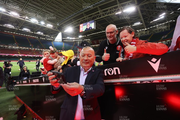 041123 - Wales v Barbarians - Barbarians Head Coach Eddie Jones takes a selfie with fans