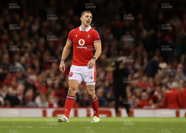 041123 - Wales v Barbarians - George North of Wales 