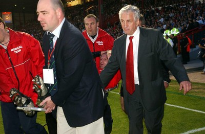26-05-04. Wales v Barbarians. ASHTON GATE BRISTOL.  Wales' Gareth Thomas is stretchered off.  