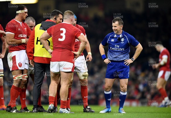 301119 - Wales v Barbarians - International Rugby - Referee Nigel Owens