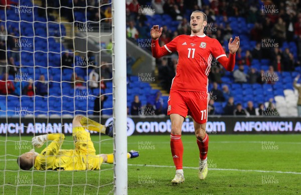 090919 - Wales v Belarus, International Challenge Match - Gareth Bale of Wales reacts as he misses the goal from close range