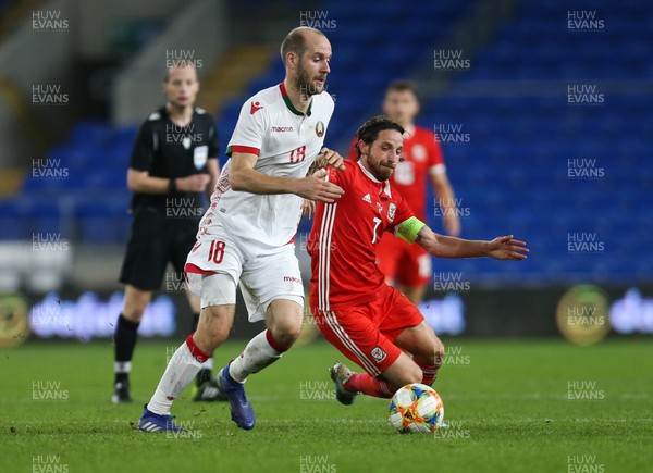 090919 - Wales v Belarus, International Challenge Match - Joe Allen of Wales and Ivan Maevski of Belarus compete for the ball