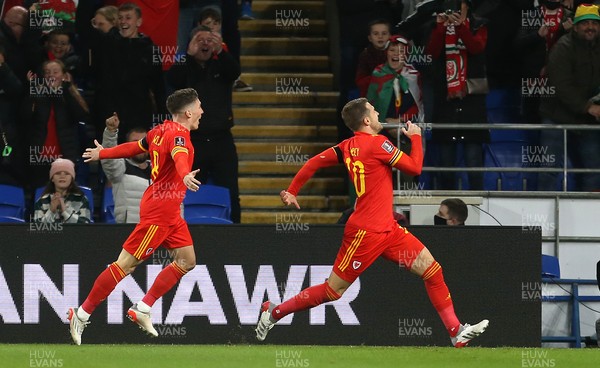 131121 - Wales v Belarus, 2022 World Cup Qualifying Match -  Aaron Ramsey of Wales celebrates scoring goal with Harry Wilson (Left)