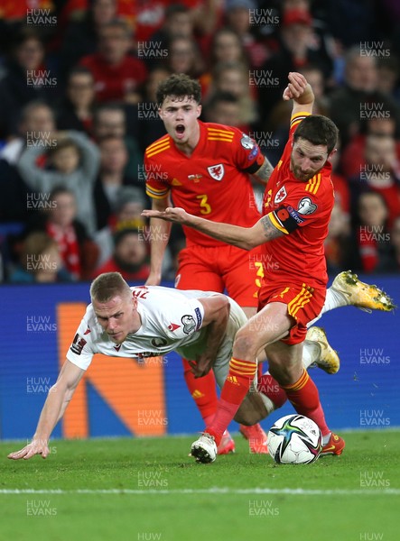 131121 - Wales v Belarus, 2022 World Cup Qualifying Match -  Joe Allen of Wales tangles with Nikolai Zolotov of Belarus