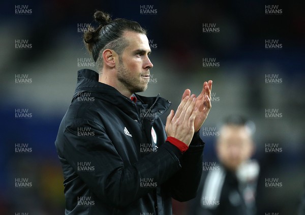 131121 - Wales v Belarus, 2022 World Cup Qualifying Match -  Gareth Bale of Wales at the end of the game