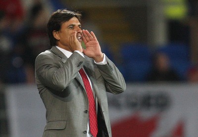 070912 - Wales v Belgium, FIFA 2014 World Cup Qualifying match - Wales' manager Chris Coleman issues instructions during the match 