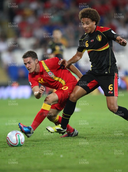 070912 - Wales v Belgium, FIFA 2014 World Cup Qualifying match - Wales' Aaron Ramsey tangles with Belgium's Jan Vertonghen 