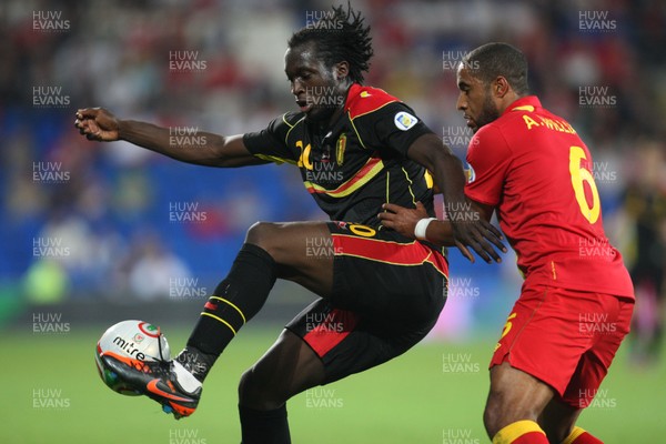 070912 - Wales v Belgium, FIFA 2014 World Cup Qualifying match - Belgium's Romelu Lukaku holds off Wales' Ashley Williams 