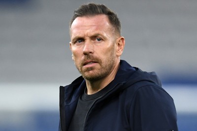 131025 - Wales v Belgium - 2026 FIFA World Cup Qualifying - Craig Bellamy, Wales Manager arrives and inspects the pitch ahead of the match