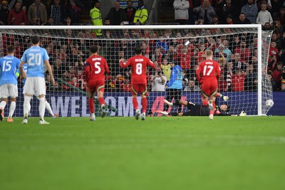 131025 - Wales v Belgium - 2026 FIFA World Cup Qualifying - Kevin De Bruyne of Belgium scores a goal from the penalty spot
