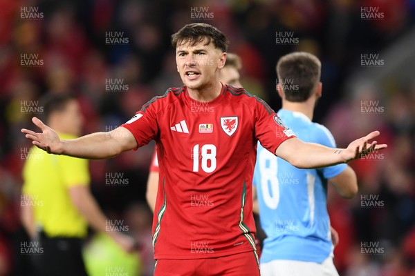 131025 - Wales v Belgium - 2026 FIFA World Cup Qualifying - Mark Harris of Wales appeals to the referee