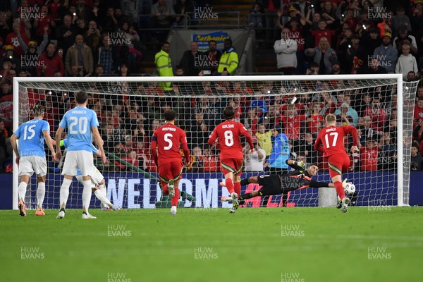 131025 - Wales v Belgium - 2026 FIFA World Cup Qualifying - Kevin De Bruyne of Belgium scores a goal from the penalty spot