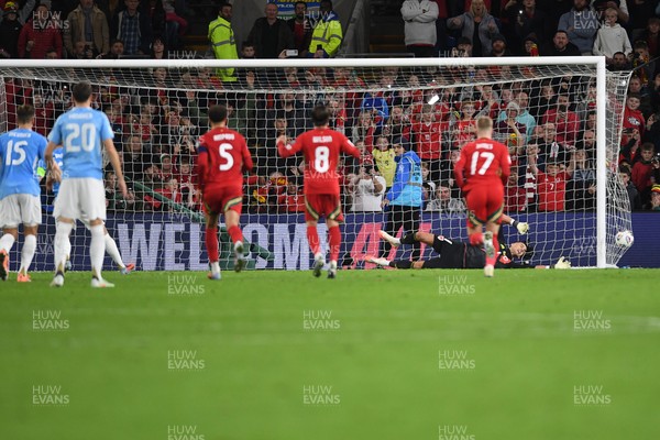 131025 - Wales v Belgium - 2026 FIFA World Cup Qualifying - Kevin De Bruyne of Belgium scores a goal from the penalty spot
