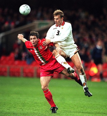 290397 - Wales v Belgium - FIFA World Cup Qualifier -  Mark Hughes beats Albert De Roover