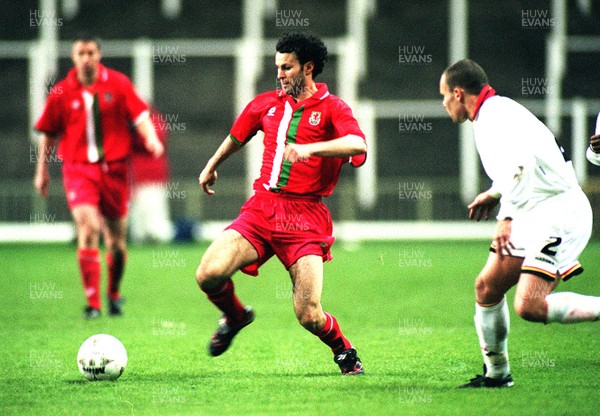 290397 - Wales v Belgium - FIFA World Cup Qualifier -  Ryan Giggs of Wales