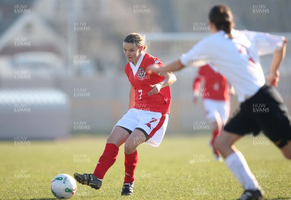 17.02.08.. Wales v Belgium, UEFA Women's Championship 2009.Jenner Park, Barry Wales' Loren Dykes takes on Annelies Timmermans 