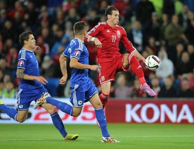 101014 - Wales v Bosnia-Herzegovina, UEFA European Championship 2016 - Wales' Gareth Bale fires a shot at goal