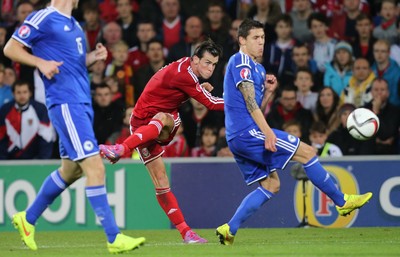 101014 - Wales v Bosnia-Herzegovina, UEFA European Championship 2016 - Wales' Gareth Bale fires a shot at goal