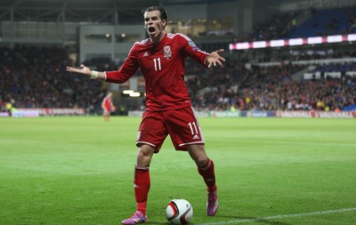 101014 - Wales v Bosnia-Herzegovina, UEFA European Championship 2016 - Wales' Gareth Bale encourages the home supporters to get behind the team