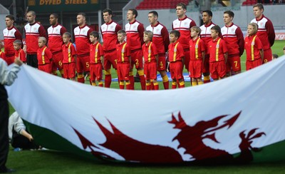 150812 - Wales v Bosnia Herzegovina, Vauxhall International Friendly - The Wales team lineup for the anthems at the start of the match