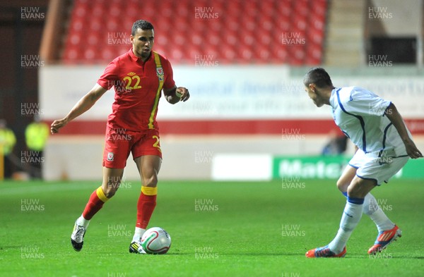 150812 - Wales v Bosnia Herzegovina, Vauxhall International Friendly -   Hal Robson - Kanu of Wales, left, takes on  Emir Spahic of Bosnia Herzegovina   