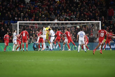 260326 - Wales v Bosnia-Herzegovina - 2026 FIFA World Cup Qualifying - Play-off Semi-final - Edin Dzeko of Bosnia scores a goal