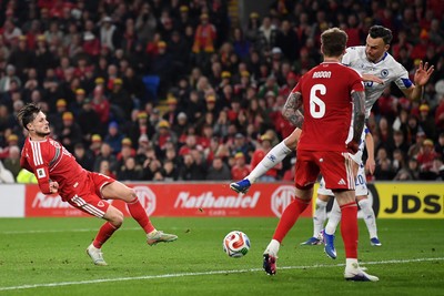 260326 - Wales v Bosnia-Herzegovina - 2026 FIFA World Cup Qualifying - Play-off Semi-final - Liam Cullen of Wales has a shot on goal