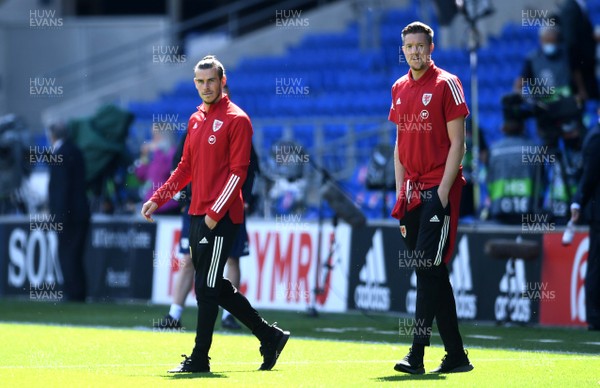 060920 - Wales v Bulgaria - UEFA Nations League - Gareth Bale and Wayne Hennessey of Wales arrive at the stadium