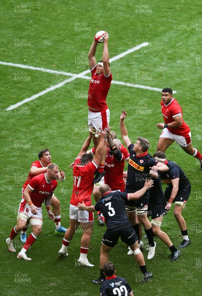 030721 - Wales v Canada, Summer International Series - Ben Carter of Wales takes line out ball