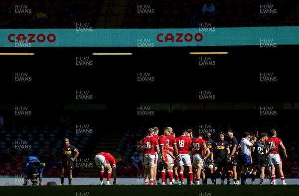 030721 - Wales v Canada, Summer International Series - The Wales team with Cazoo branding