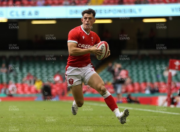 030721 - Wales v Canada, Summer International Series - Tom Rogers of Wales