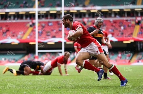 030721 - Wales v Canada, Summer International Series - Jonah Holmes of Wales races in to score try