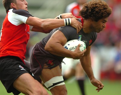 09.09.07 - Wales v Canada - Rugby World Cup 2007 - France - Wales' Colin Charvis drives forwards to score try 