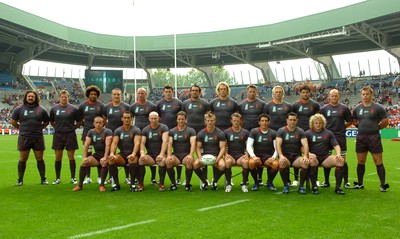 09.09.07 - Wales v Canada - Rugby World Cup 2007 - France - The Welsh team line up for a team picture prior to their first RWC 2007 match against Canada 