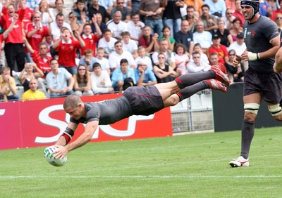 09.09.07 Wales v Canada RWC2007... Wales Shane Williams  scores try. 