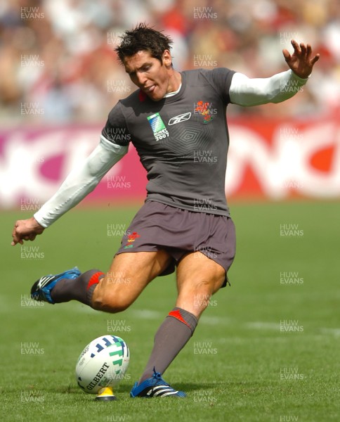 09.09.07 - Wales v Canada - Rugby World Cup 2007 - France - Wales' James Hook kicks at goal 