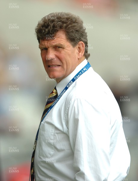09.09.07 - Wales v Canada - Rugby World Cup 2007 - France - Wales Coach, Gareth Jenkins 