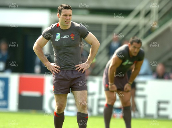 09.09.07 - Wales v Canada - Rugby World Cup 2007 - France - Wales' Stephen Jones 