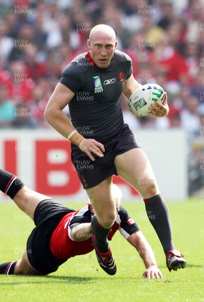 09.09.07 Wales v Canada RWC2007... Wales Tom Shanklin breaks through. 